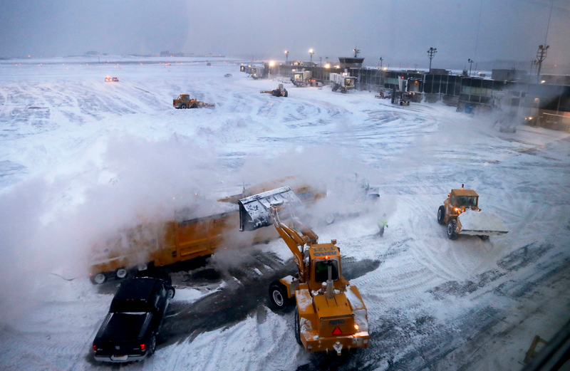 LaGuardia tras el paso de la tormenta de estos días. AP